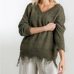 Umgee V-Neck Long Sleeve Knit Pullover Sweater with Frayed Hem | Size Medium